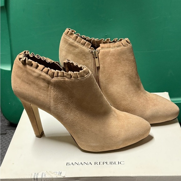 Banana Republic Shoes - Banana Republic Beige Suede Heeled Booties